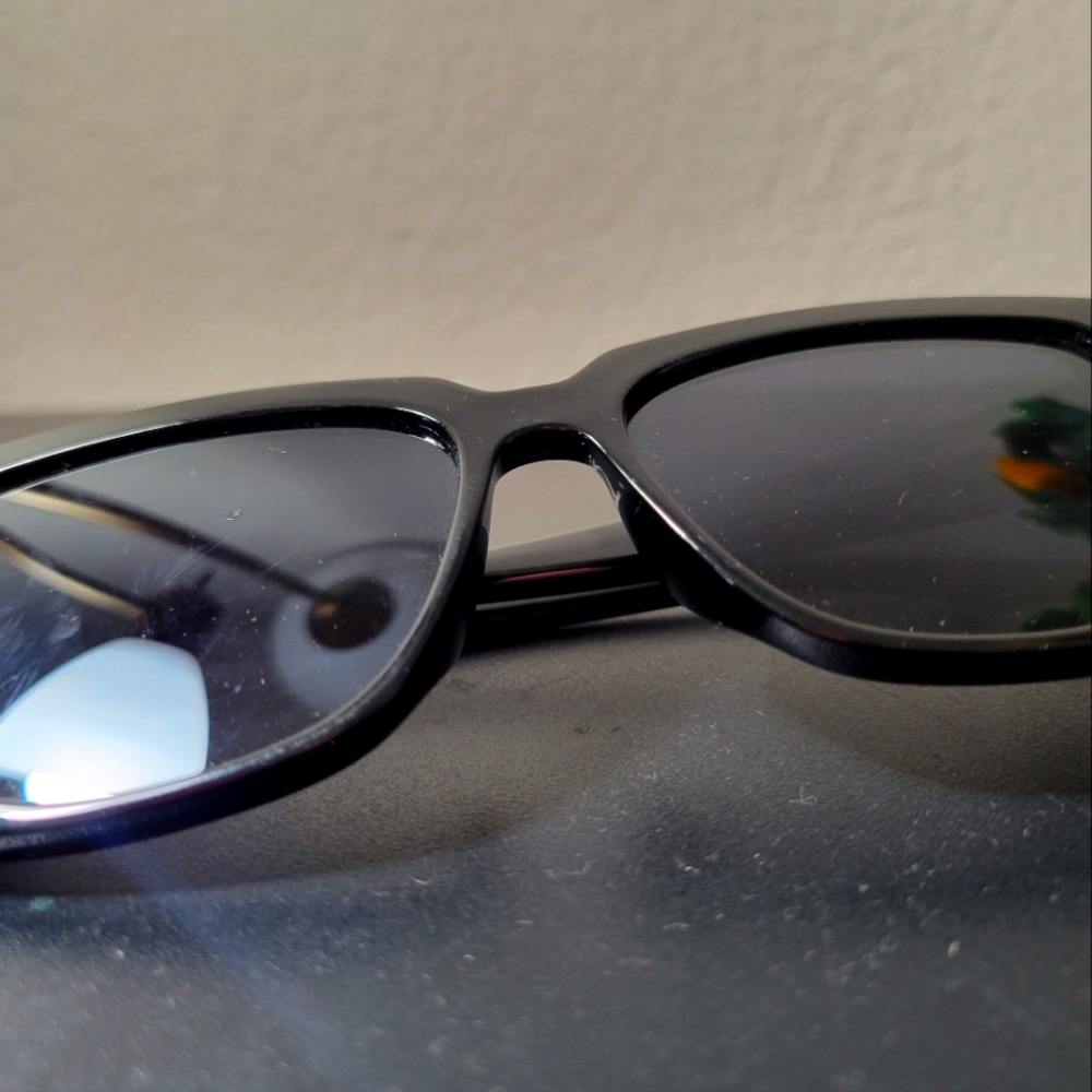 Black glasses